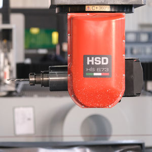 Machine de fraisage CNC 5 axes multifonctionnelle pour le bois, le métal, la mousse et les matériaux composites avec ATC à entraînement servo - Product Image 4