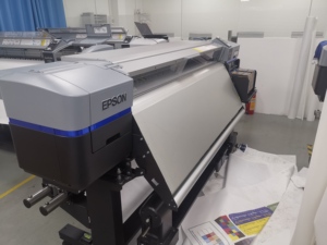 Sử dụng máy in phun EPS surecolor f9380 <span class=keywords><strong>64</strong></span> inch thăng hoa máy in trạng thái tốt cho quần áo - Product Image 3