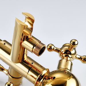 Robinet <span class=keywords><strong>de</strong></span> baignoire sur pied Gold Ball Robinet <span class=keywords><strong>de</strong></span> douche sur pied en <span class=keywords><strong>bois</strong></span> indépendant - Product Image 4