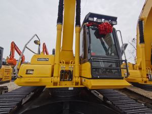 Excavadora de orugas hidráulica Komatsu usada de bajo consumo de combustible para operación grande, Modelo 2020, motor de núcleo anfibio de 22 toneladas, venta de Motor - Product Image 5