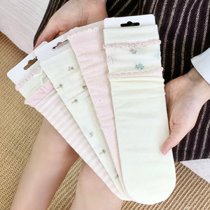 Chaussettes mi-mollet pour femmes, bordure florale rose, respirantes, style ballet, taille jeune - Product Image 1