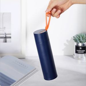 Tasse étanche en acier inoxydable Tasse à gobelet isolée sous vide à <span class=keywords><strong>double</strong></span> <span class=keywords><strong>paroi</strong></span> avec manchon en silicone Bouteille d'eau portable pour chien Tasse Termos - Product Image 4