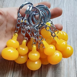 Porte-clés/Pendentif en imitation ambre gourd R321 - Un Yuan/l'unité (Prix de gros : Deux Yuan/l'unité) - Product Image 2