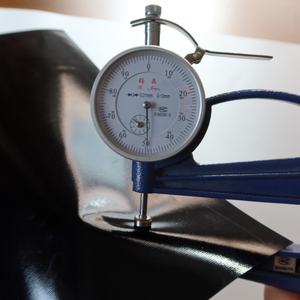 ผ้าโพลีเอสเตอร์600D อเนกประสงค์ระดับพรีเมียม-สีดำมันวาว TPU <span class=keywords><strong>บน</strong></span><span class=keywords><strong>ใบหน้า</strong></span>และ PU ด้านหลังเหมาะสำหรับกระเป๋าเดินทางและเสื้อกั๊กยุทธวิธี - Product Image 5