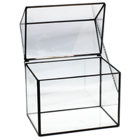 Vase en verre transparent unique de conception artisanale avec couvercle en forme de maison, finition dorée pour la décoration de table de mariage et la décoration de la maison