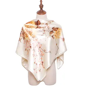 In Voorraad Fashion Nieuwe Collectie Custom Designer Luxe Satijn Zijde Sjaal Digitale Afdrukken Vierkante 90*90Cm Satin Shawl voor Vrouwen