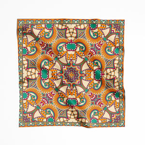 洗練されたシルクスカーフデザインミニマリストの審美的なカスタムメイドの専門家や高級ライフスタイルのお客様 - Product Image 1