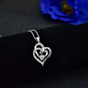 Collier élégant à double pendentif cœur pour femme, collier avec breloque cœur entrelacé, bijoux tendance, à porter au quotidien, cadeau - Product Image 2