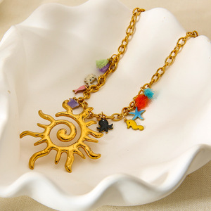 Collier pendentif soleil en acier inoxydable plaqué or 18 carats avec breloques et pompons représentant des animaux marins pour femme, bijoux tendance - Product Image 3