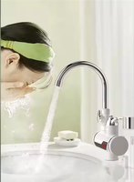 Robinets d'eau de chauffage électrique instantané sans réservoir Robinet de chauffe-eau à affichage numérique avec kit de douche Boîte en carton en plastique blanc 220V