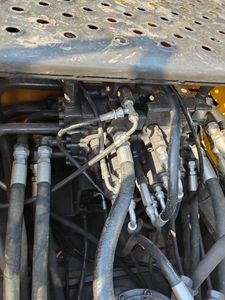 Pelles sur chenilles d'occasion Digger Volvo EC210 Pelle sur chenilles moyenne pour l'ingénierie minière Construction changchai breaker kyb CE - Product Image 4