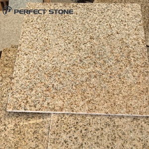 Dalles de granit jaune rouille antidérapantes PerfectStone durables en gros pour la décoration extérieure de cours, allées, parcs et hôtels - Product Image 1