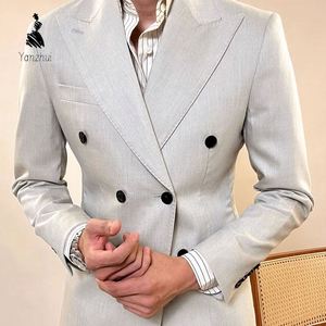 Traje de doble botonadura estilo italiano de fábrica YZ <span class=keywords><strong>para</strong></span> <span class=keywords><strong>hombre</strong></span>, traje formal clásico con solapa <span class=keywords><strong>para</strong></span> negocios - Product Image 3