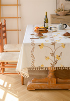 Nappe populaire résistant aux plis Polyester lin mélange nappes lavables imperméables avec glands broderie exquise