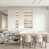 Table de salle à manger îlot central moderne sans poignée en pierre blanche, design personnalisé, avec structure en contreplaqué et armoire à vin LED pour projet de villa