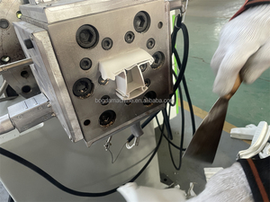 Bogda <span class=keywords><strong>PVC</strong></span> đùn dây chuyền sản xuất máy cho uPVC <span class=keywords><strong>Windows</strong></span> và cửa ra vào hồ sơ nhà máy - Product Image 3