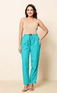 ชุดนอนผู้หญิงแบบเรียบง่าย สวมใส่สบายทุกวัน ชุดนอนผู้หญิงสำหรับใส่ที่บ้าน ผ้าเนื้อนุ่ม สไตล์ลำลอง ราคาดีที่สุดจากผู้ผลิต - Product Image 4