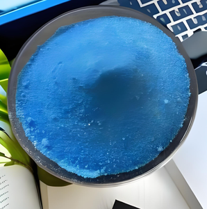 Fournisseur professionnel <span class=keywords><strong>de</strong></span> <span class=keywords><strong>nitrate</strong></span> <span class=keywords><strong>de</strong></span> <span class=keywords><strong>cuivre</strong></span> trihydraté Cu(NO3)2 CAS 3251-23-8 CAS 10031-43-3 - Product Image 1