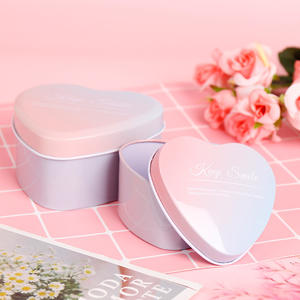 Vente en gros d'usine 9*9*4.5cm Boîte en métal vide en forme <span class=keywords><strong>de</strong></span> cœur pour bonbons - Product Image 4