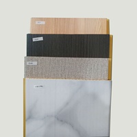Offre spéciale Panneaux décoratifs modernes en marbre PVC 3D Plafonds ignifuges en forme de bande pour la cuisine et la chambre à coucher
