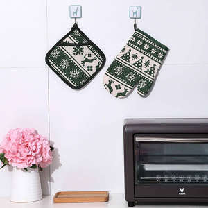 New Christmas decorations, Christmas home and kitchen supplies, <b>microwave</b> oven mitts and heat-resistant mat set. - Product Image 3