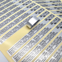 Usine d'impression UE CE Label Argent mat PET Étanche, étanche à l'humidité, étiquette de lampe à LED portable résistante aux hautes températures
