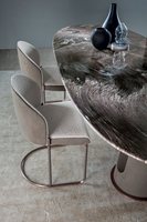 Table à manger en marbre naturel de luxe moderne, sur mesure, 8 à 12 places, base en métal sculptural pour salles à manger de villas haut de gamme