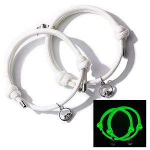 Pulsera de cuerda luminosa para parejas, juego de pulseras magnéticas de regalo para el Día de San Valentín - Product Image 2