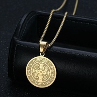 再販業者向けジュエリー卸売 ステンレス製 聖ベネディクト ダイヤモンド エクソシストペンダント ユニセックス スポーティ レトロブランドジュエリー