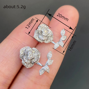 Eleganti Orecchini a Perno con Motivo Floreale e Foglie per Donne, Stile Naturale, Accessori per Orecchie da Indossare Quotidianamente - Product Image 4