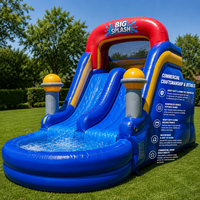 Château gonflable commercial avec toboggan aquatique pour location événementielle