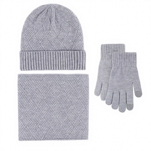 Ensemble trois pièces pour <span class=keywords><strong>femme</strong></span> : <span class=keywords><strong>bonnet</strong></span> d'hiver épais à <span class=keywords><strong>pompon</strong></span>, écharpe et gants tricotés chauds - Product Image 5