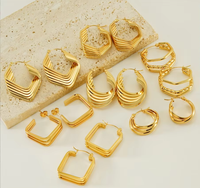 Ganku Vente en gros Boucles d'oreilles créoles tendance pour femmes en acier inoxydable plaqué or 18 carats avec motif géométrique ajouré, accessoires cadeaux pour fêtes