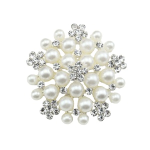 Spilla materiale in lega da donna all'ingrosso con perla e strass matrimonio fidanzamento o regalo di gioielli <span class=keywords><strong>per</strong></span> feste <span class=keywords><strong>per</strong></span> <span class=keywords><strong>bambini</strong></span> - Product Image 1