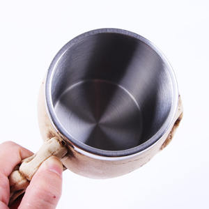 Vente en gros BB070 Vaisselle personnalisée Décoration de la maison Tasse en résine Chope à bière avec doublure en acier inoxydable Verre à vin - Product Image 6