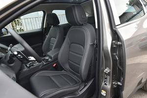 <span class=keywords><strong>Jaguar</strong></span> <span class=keywords><strong>E</strong></span>-<span class=keywords><strong>PACE</strong></span> R-DYNAMIC Youth Edition <span class=keywords><strong>2023</strong></span> Turbo Manuelle Hybride Légère 48V 5 Portes 5 Places SUV Compact Traction Avant Conduite à Gauche Dark R18 - Product Image 6