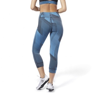 Leggings Capri Deportivos PIHA para Mujer, Cintura Media, Suaves, con Estampado por Sublimación, Control de Abdomen, Cintura Elástica, Efecto Reductor, Tallas Grandes - Product Image 2