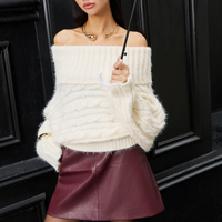 Atasan Rajut Wanita Model Off-Shoulder Bahan Twill 30% Akrilik Tekstur Rambut Laut Tebal 3GG Model Longgar Pendek Warna Putih