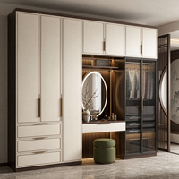 Système de dressing sur mesure haut de gamme avec coiffeuse et éclairage LED pour mobilier de chambre de villa et appartement