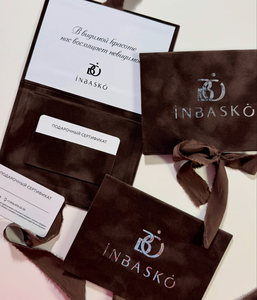 Porte-documents rigide personnalisé bordeaux en velours pour invitations de mariage, certificats cadeaux, cartes cadeaux VIP et bons de membre avec dorure à chaud - Product Image 3