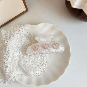 Pince à cheveux française en acétate cœur d'amour diamanté scintillant, élégante, rose, type requin, pour femmes et filles - Product Image 4
