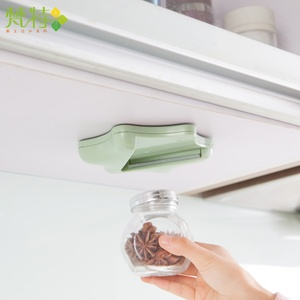 Ouvre-bouteille manuel multifonction avec aimants pour réfrigérateur, tournez le couvercle pour ouvrir les canettes de bière - Product Image 5