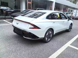 Wuling E5: Ampia Autonomia, Efficienza Intelligente, Progettato per il Viaggio Avanti, 510km di Libertà, Il Tuo Partner Affidabile sulle Strade - Product Image 4