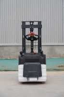 رافعة شوكية كهربائية صناعية من النوع القائم بذاته بسعة 3.5 طن وارتفاع رفع 6 أمتار مع بطارية ليثيوم أيون لمناولة المواد