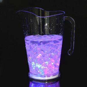 Pichet à bière en plastique PS LED de luxe moderne de 1,8 L avec éclairage RVB clignotant - Product Image 1