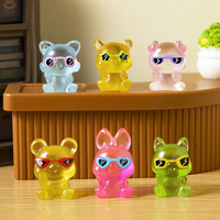 Meilleures ventes Mascot Smol Cool Coastalcore Macaron Pastel Luminous Resin Figurine d'animaux avec lunettes de soleil Décoration de tableau de bord de voiture