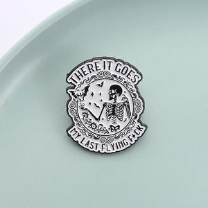 เข็มกลัดเคลือบลายการ์ตูนสัตว์น่ารัก ผลิตตามสั่ง สไตล์วินเทจ ขายส่งจากโรงงานเวียดนาม ของขวัญ - Product Image 2