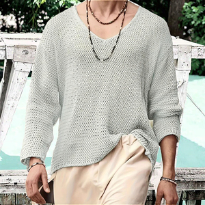 Pull tricoté ajouré ample à col en V et manches longues de couleur unie style rétro pour homme de Brandour Apparels – Anti-boulochage - Product Image 3
