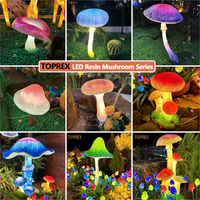 TOPREX Décoration LED créative pour cour extérieure Décoration champignon de dessin animé Ornements de jardin Statue Tabouret Ensemble de table