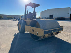 Excavatrice d'occasion originale importée du Japon pelle sur chenilles CAT CS563D pelle de haute qualité à vendre - Product Image 4